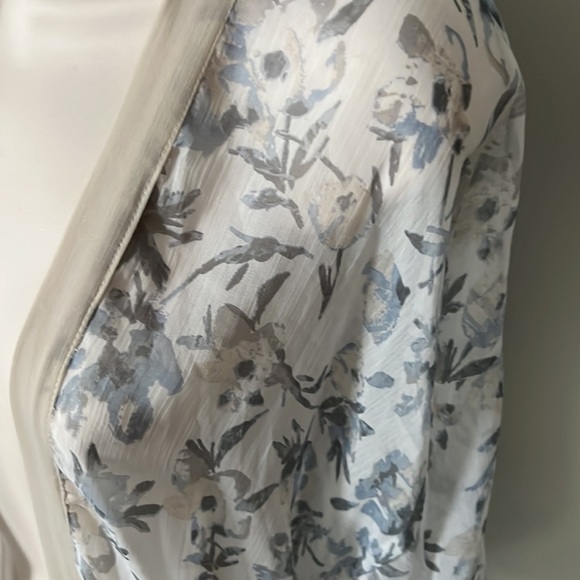 BCBG duster - Picture 2 of 4